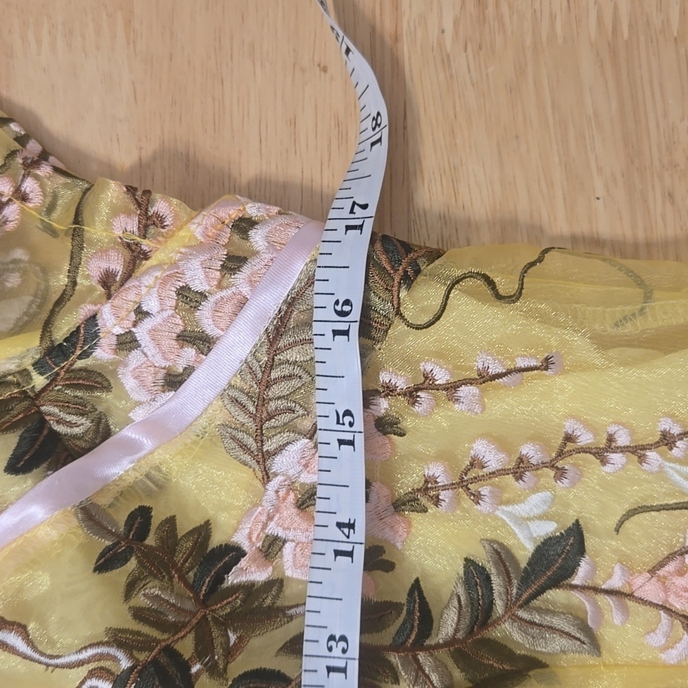Gorgeous Defenon Embroidered Cheongsam Styled  Dress - Picture 16 of 16